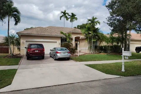 16247 S Mariposa Cir S, Pembroke Pines FL 33331