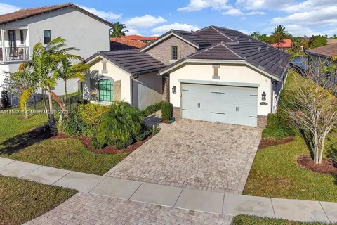 11339 SW 12th St, Pembroke Pines FL 33025