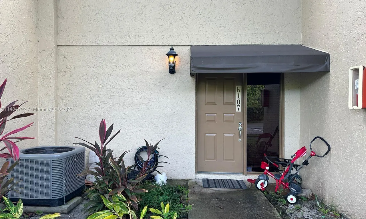 89 Deer Creek Rd # 107, Deerfield Beach FL 33442