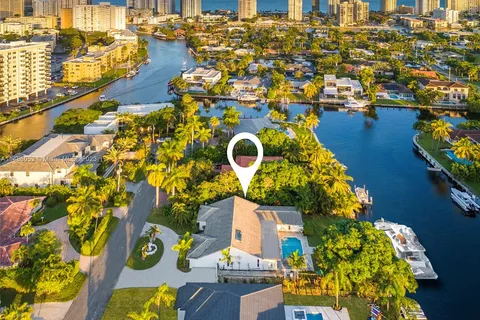 413 Tamarind Dr, Hallandale Beach FL 33009