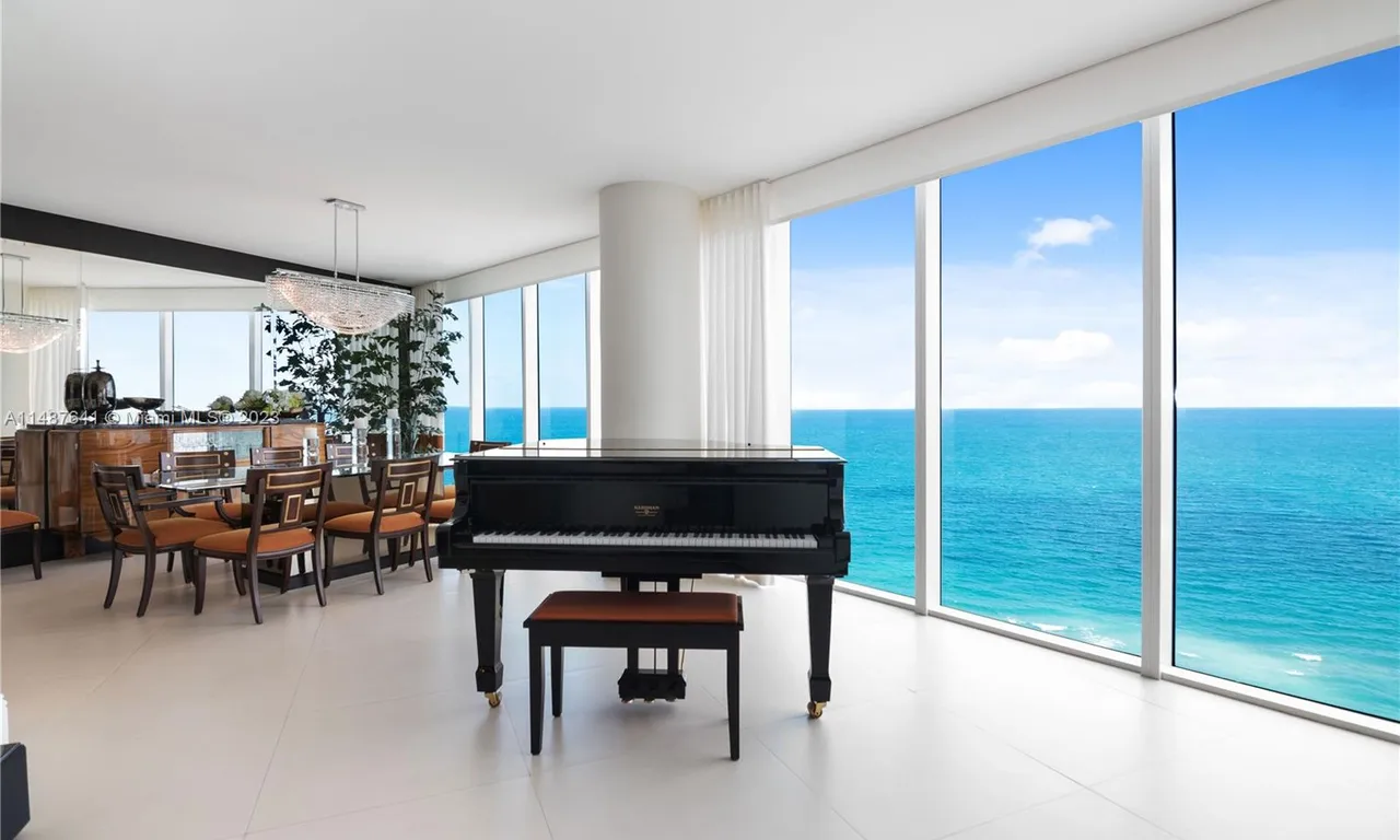 2711 S Ocean Dr # 2205, Hollywood FL 33019