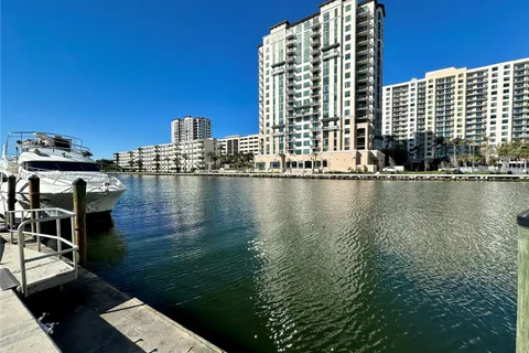 500 Bayview Dr # 221, Sunny Isles Beach FL 33160