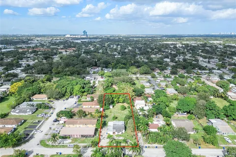 5709 Mckinley St, Hollywood FL 33021