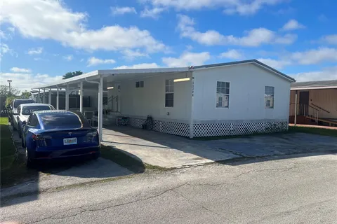 11324 NW 3 st, Other City - In The State Of Florida FL 33172