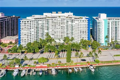 5161 Collins Ave # 1610, Miami Beach FL 33140