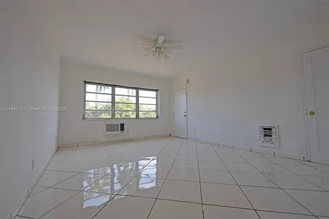 1735 Marseille Dr # 4, Miami Beach FL 33141