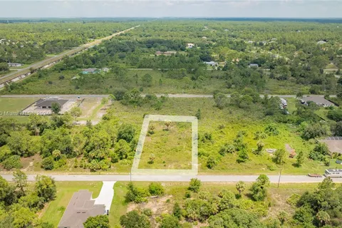 1512 Edison Ave, Lehigh Acres FL 33972