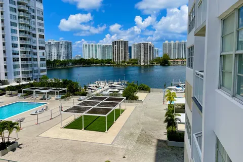 18041 Biscayne Boulv # 502, Aventura FL 33160