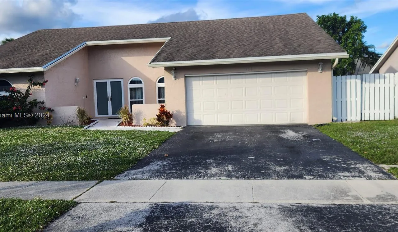 8561 NW 52nd Ct # 8561, Lauderhill FL 33351