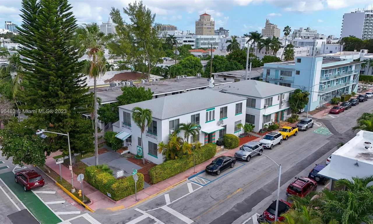 641 10th St, Miami Beach FL 33139