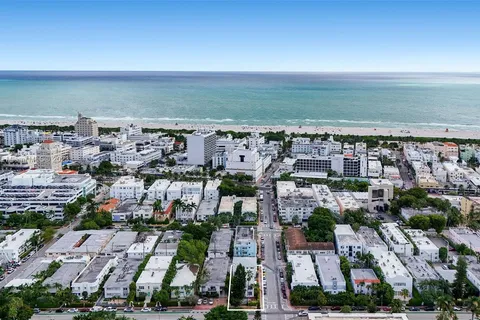 641 10th St, Miami Beach FL 33139