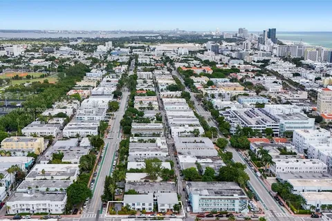 641 10th St, Miami Beach FL 33139
