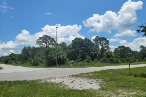 475 Hunting Club Ave, Clewiston FL 33440