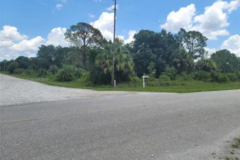 475 Hunting Club Ave, Clewiston FL 33440