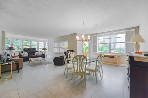 1950 S Ocean Dr # 2E, Hallandale Beach FL 33009