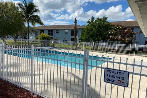 617 Ixoria Ave # 29, Fort Pierce FL 34982