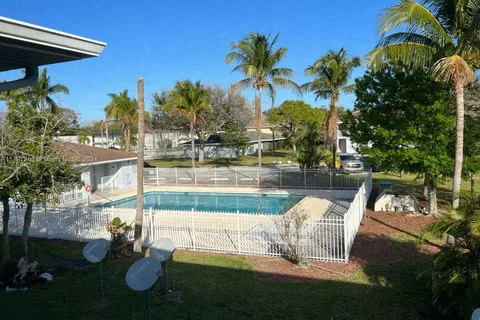 617 Ixoria Ave # 29, Fort Pierce FL 34982