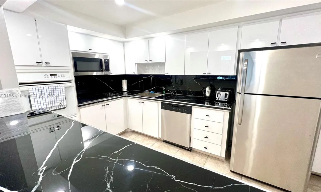 19370 Collins Ave # 419, Sunny Isles Beach FL 33160