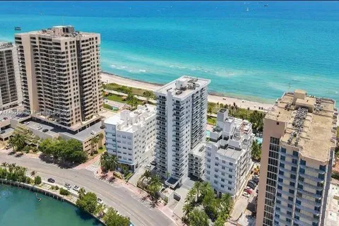 2457 Collins Ave # 408, Miami Beach FL 33140