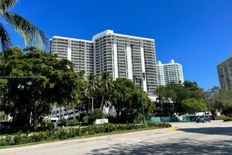 20281 E Country Club Dr # 1009, Miami FL 33180