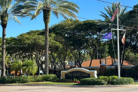 111 Yacht Club Way # 107, Hypoluxo FL 33462