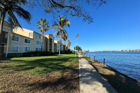 111 Yacht Club Way # 107, Hypoluxo FL 33462