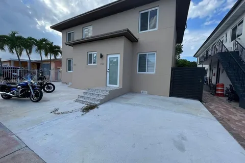 945 79th Ter # 1, Miami Beach FL 33141