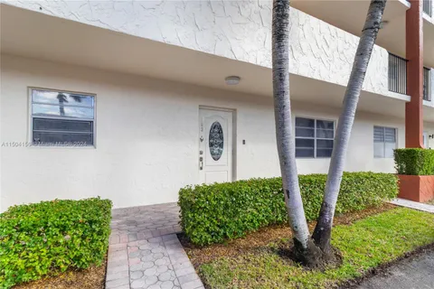 281 S Hollybrook Dr # 103, Pembroke Pines FL 33025