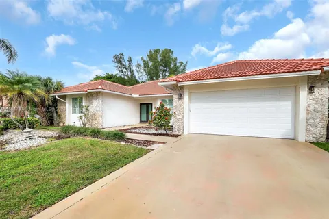 10153 Canoe Brook Cir, Boca Raton FL 33498