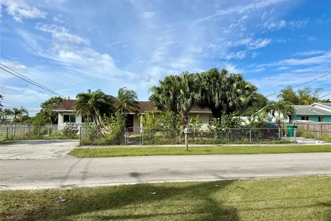 496 SW 9th Ave, Florida City FL 33034