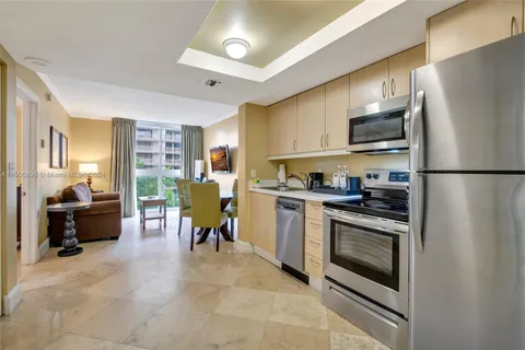 2951 S Bayshore Dr # 815, Miami FL 33133