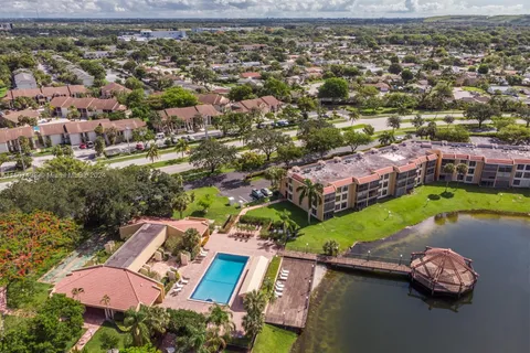 6720 Coral Lake Dr # 6720, Margate FL 33063