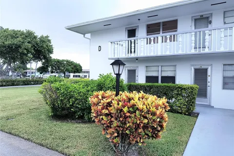 96 Berkshire D # 96, West Palm Beach FL 33417