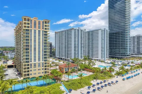 2080 S Ocean Dr # 104, Hallandale Beach FL 33009