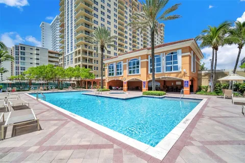 2080 S Ocean Dr # 104, Hallandale Beach FL 33009