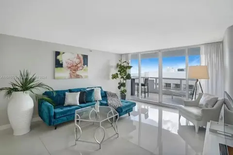 1717 N Bayshore # 3742, Miami FL 33132