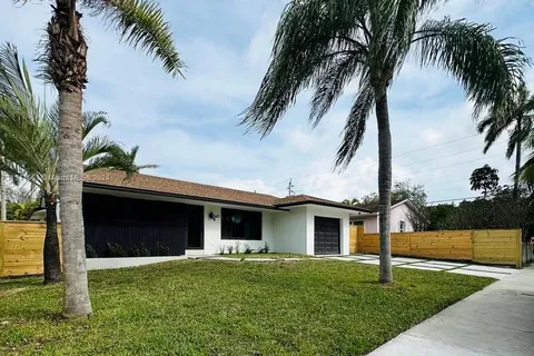 641 NE 2nd St, Dania Beach FL 33004