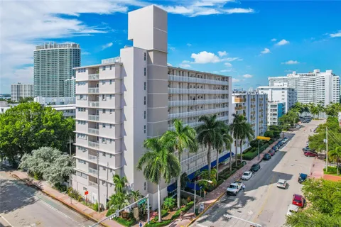 1300 Lincoln Rd # 1B, Miami Beach FL 33139