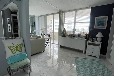 3180 S Ocean Dr # 204, Hallandale Beach FL 33009