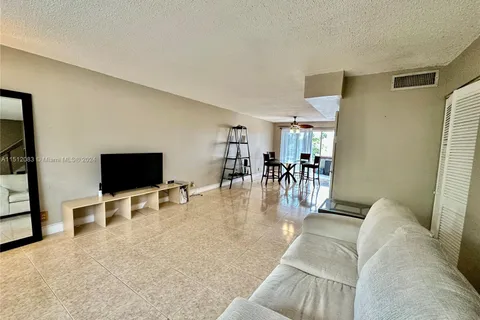 1100 SE 4th Ave # 32, Deerfield Beach FL 33441