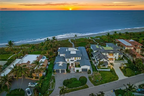 22 Ocean Dr, Jupiter Inlet Colony FL 33469