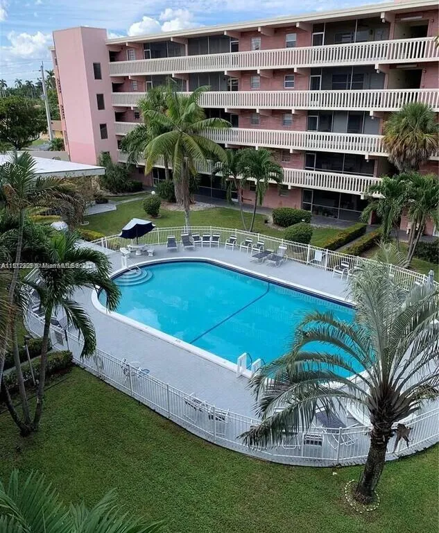 180 NE 12th Ave # 15A, Hallandale Beach FL 33009