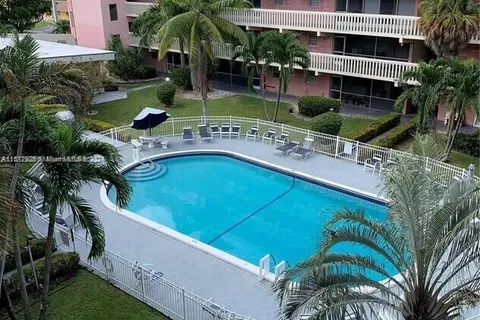 180 NE 12th Ave # 15A, Hallandale Beach FL 33009