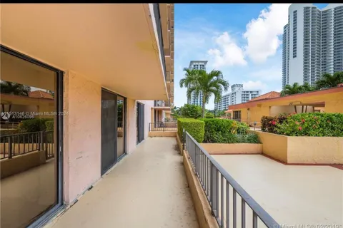 210 174th St # 305, Sunny Isles Beach FL 33160