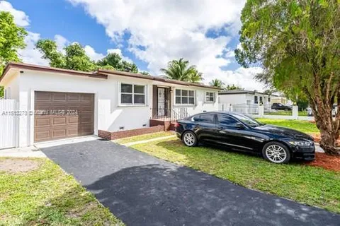 18011 NW 6th Pl, Miami Gardens FL 33169