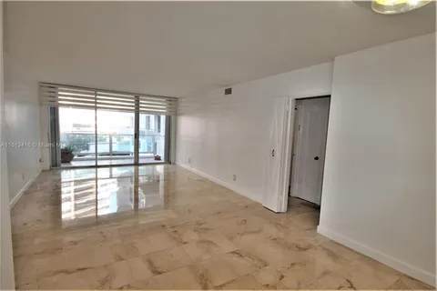 5161 Collins Ave # 401, Miami Beach FL 33140