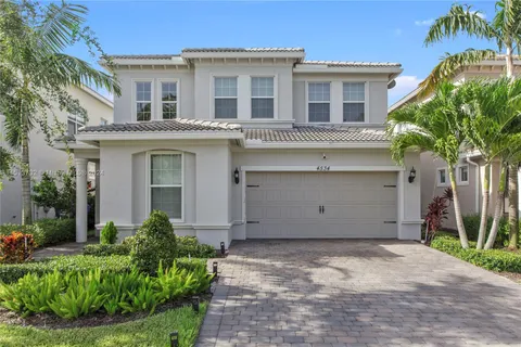 4534 Greenway Dr, Hollywood FL 33021