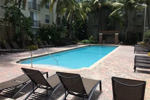 1919 Van Buren St # 219A, Hollywood FL 33020