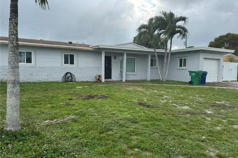 4510 NW 168th Ter, Miami Gardens FL 33055