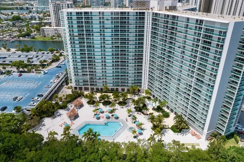 100 Bayview Dr # 1024, Sunny Isles Beach FL 33160